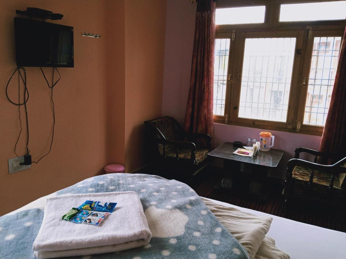 Mahima Hotel Sāngla Kültér fotó